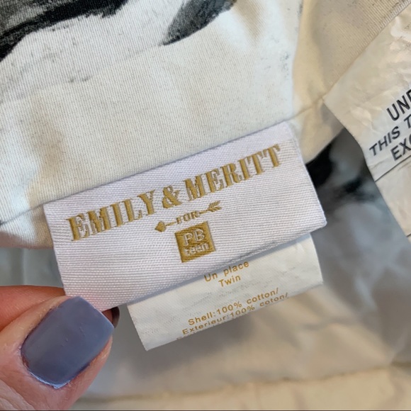 Twin/Twin XL Floral Comforter - Picture 5 of 8